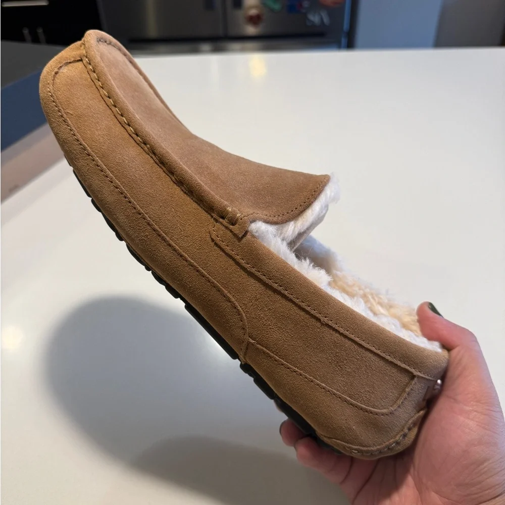 UGG - Men’s Ascot Slipper in Chestnut - US 12 - Picture 11 of 15